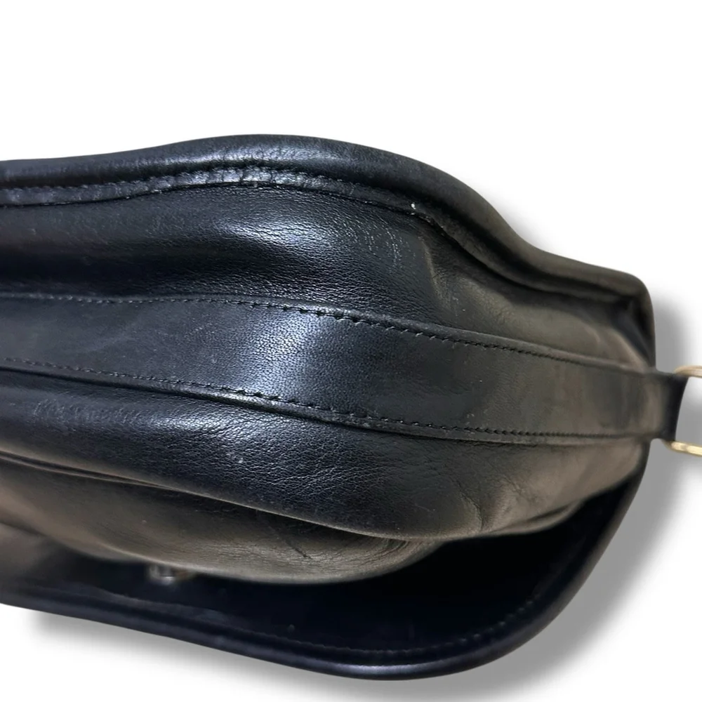 Coach Vintage Tailored Pouch #4110 Black Leather Flap Crossbody Purse 0440-936 - Picture 11 of 16